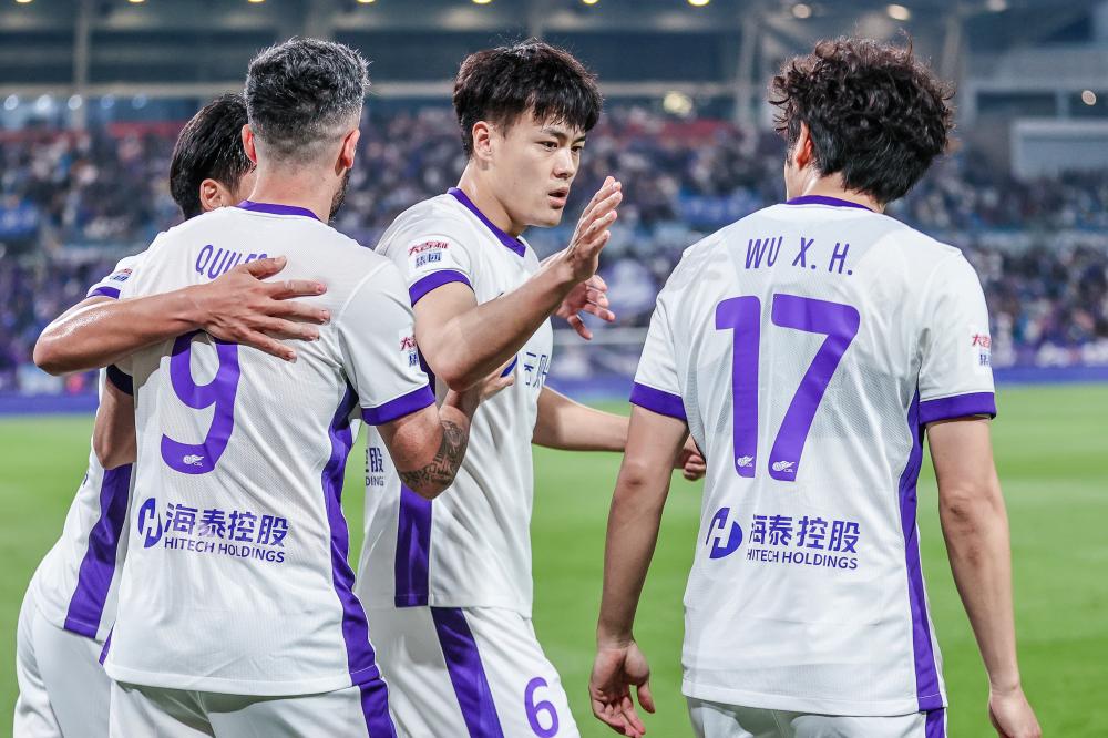 范德萨传奇生涯回顾与现代足球门将技术演变解析