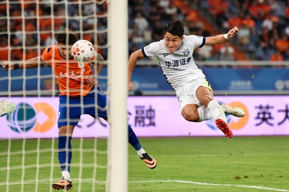 从桑巴传奇到世界杯荣耀之路卡洛斯阿尔贝托如何定义足球队长精神